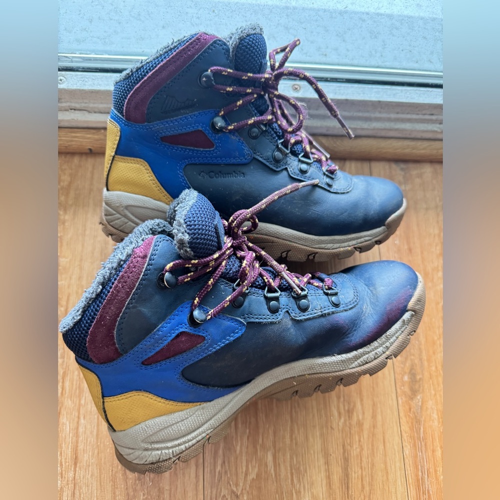Columbia Women’s Hiking Boots – Size 7.5 | Waterproof Outdoor Shoes